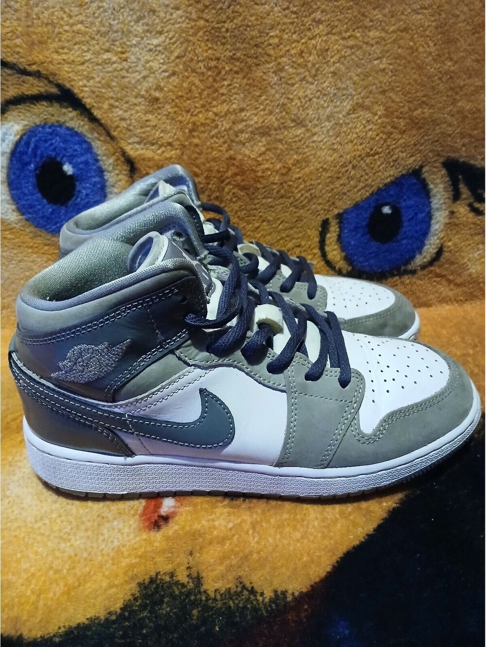 Nike Air Jordan 1 Mid SE Grey White Sneakers Youth Size 5Y